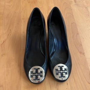 Women loafers. Size 9.